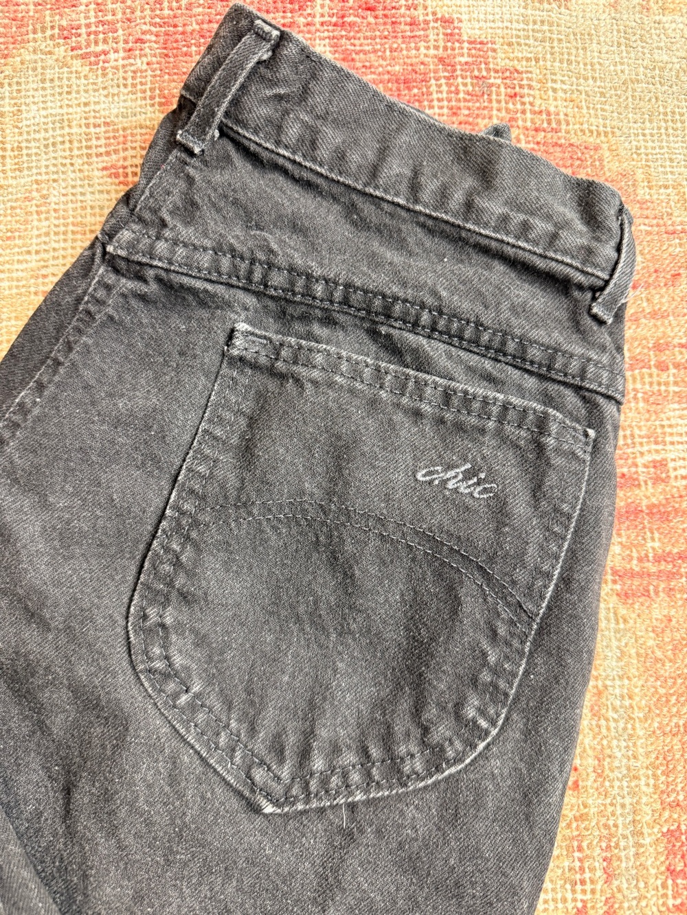80s chic High-Rise Women's Jeans in Faded Black